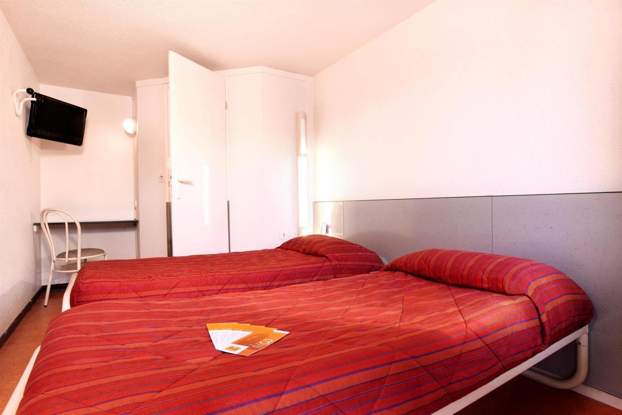 Premiere Classe St Quentin en Yvelines Elancourt Trappes Exterior foto